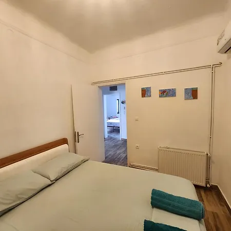 Debi's Place Apartmán